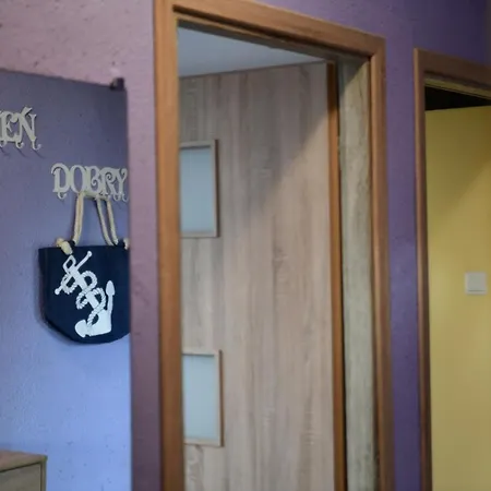 Homestay W Apartamencie Dwupokojowym Ze Wspoldzielona Kuchnia I Lazienka Gdynia