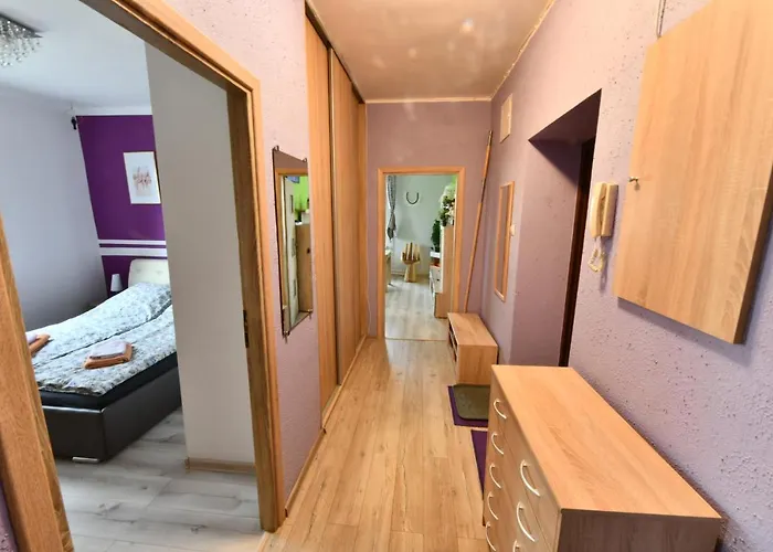 W Apartamencie Dwupokojowym Ze Wspoldzielona Kuchnia I Lazienka Ubytování v soukromí Gdyně